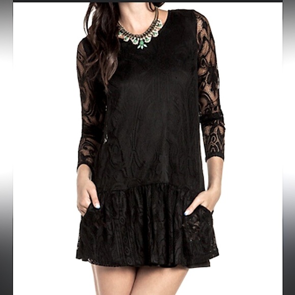 Lovers + Friends Dresses & Skirts - Lovers + Friends black lace dress